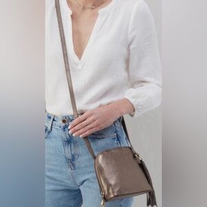 Hobo Nash metallic leather crossbody